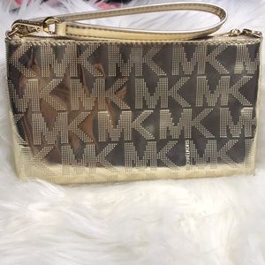 Michael corks Wallets.